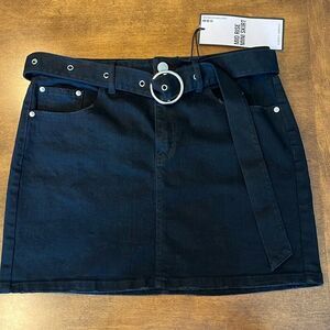 ALMOST FAMOUS Black Belted Mid Rise Denim Mini Skirt Size Large